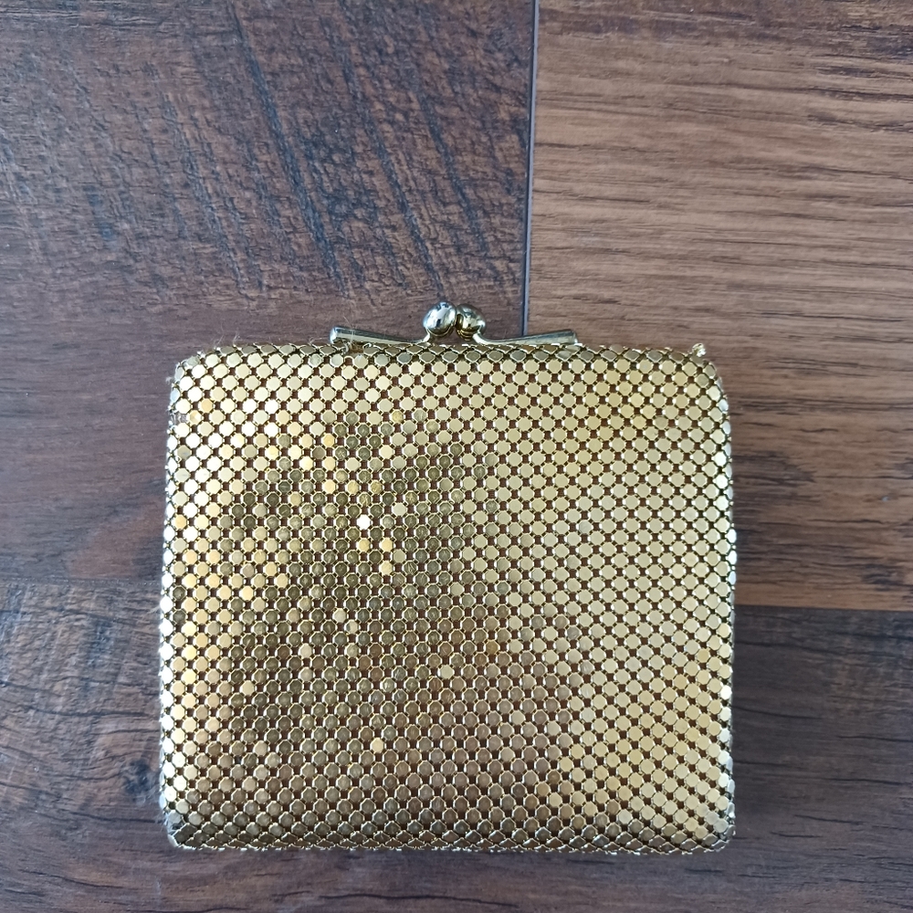 Vintage gold mesh wallet
